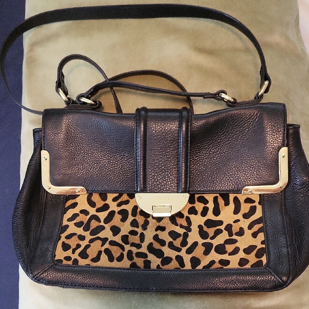Chic Leopard Print Leather Shoulder Bag